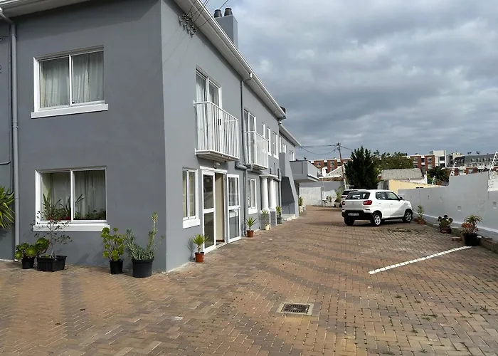 12 Greenpoint Guesthouse